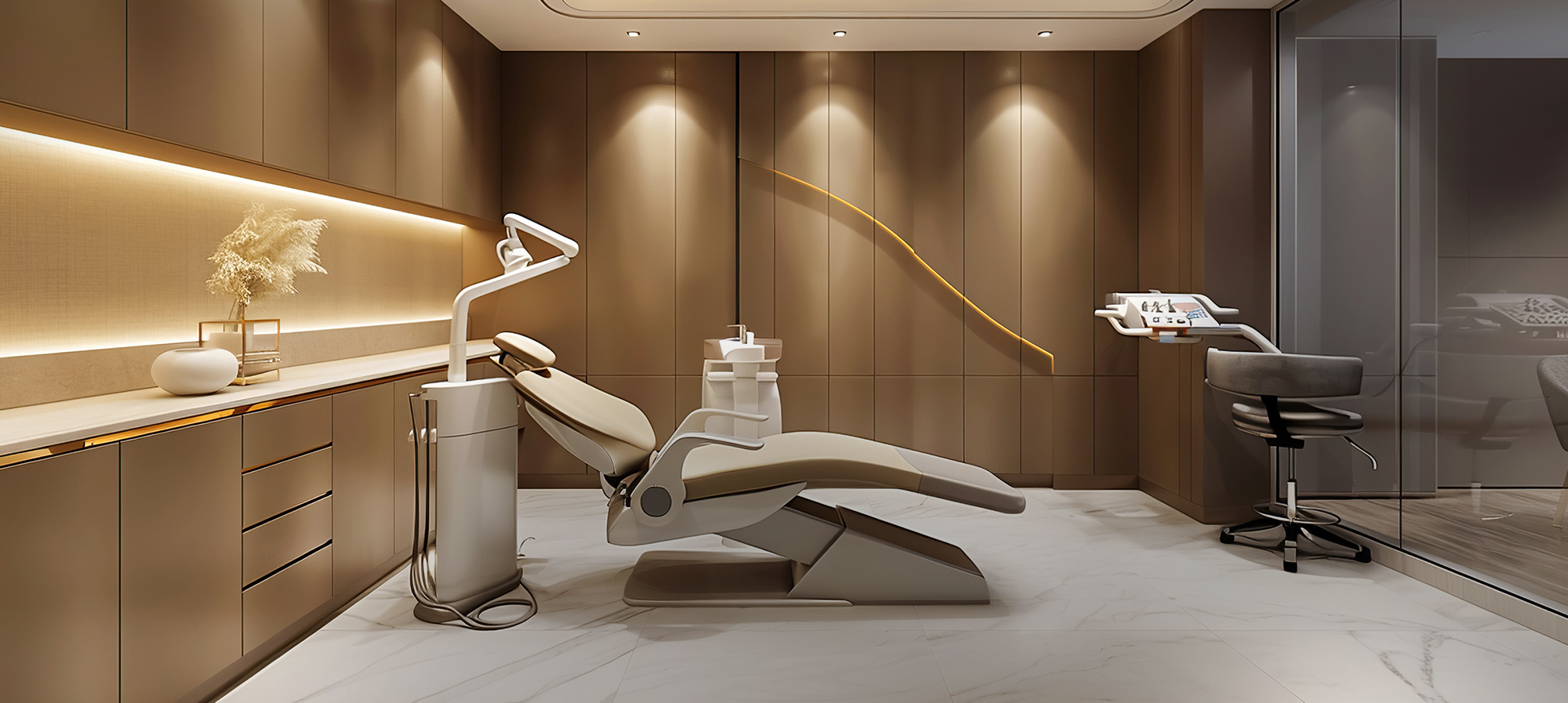 Your Smile,Our Advanced Expertise.セカンドオピニオン インプラント治療などの「専門性が高い治療」も経験豊富な歯科医師がいるから安心。