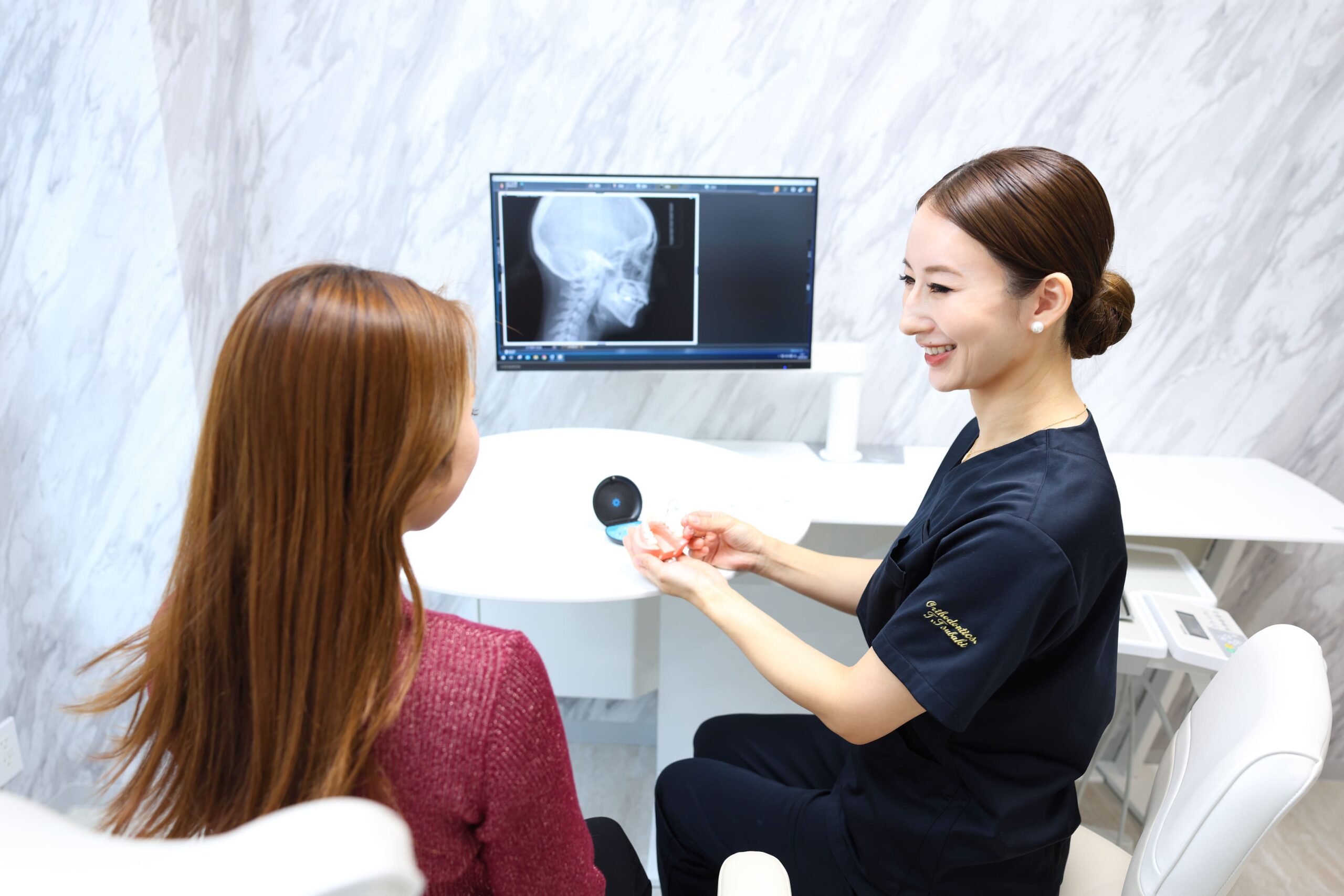 矯正専門の歯科医師による
「よく噛める美しい口元」を実現する
矯正歯科治療