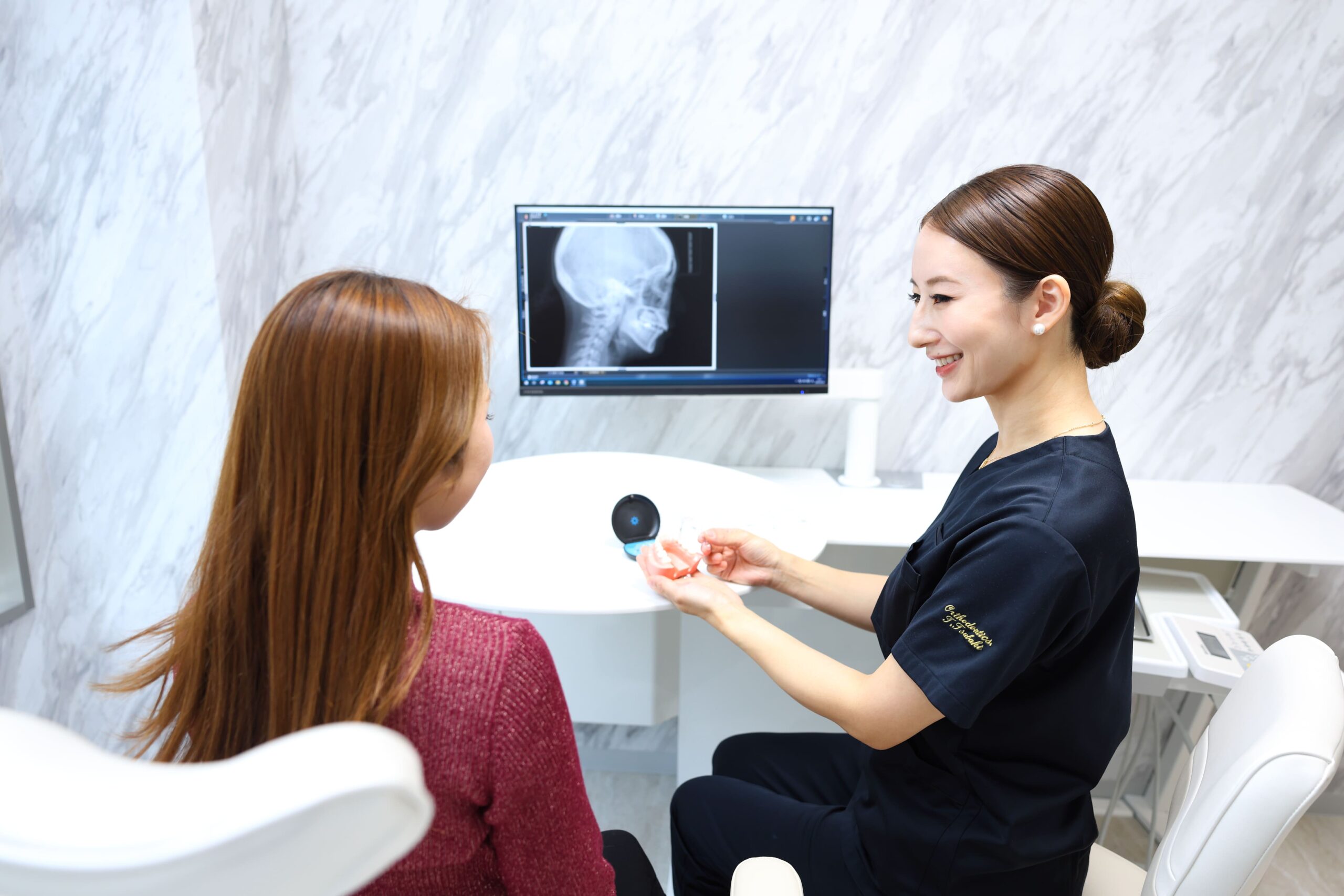 矯正治療の専門の女性歯科医師による
歯並び改善