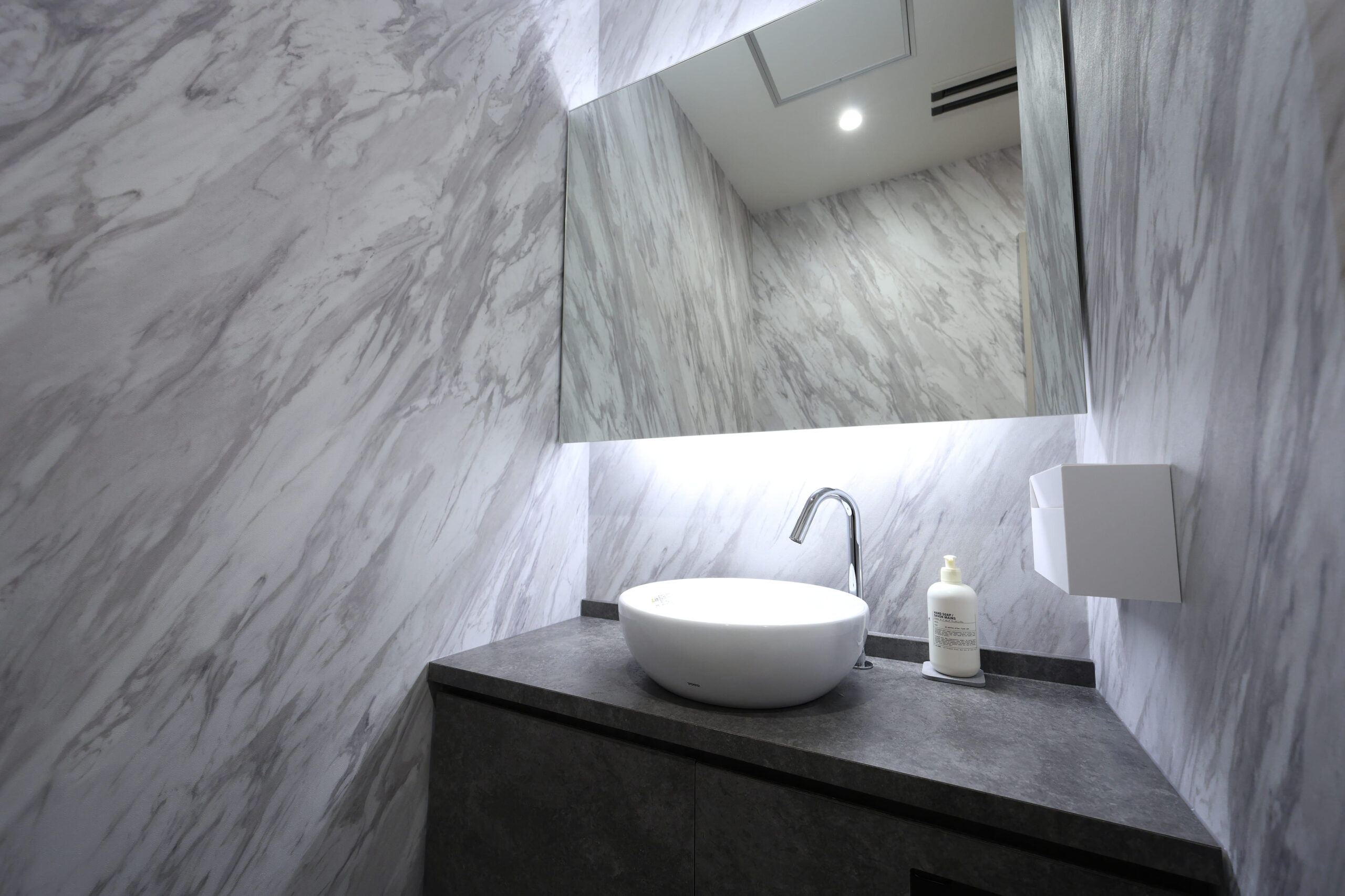 パウダールーム